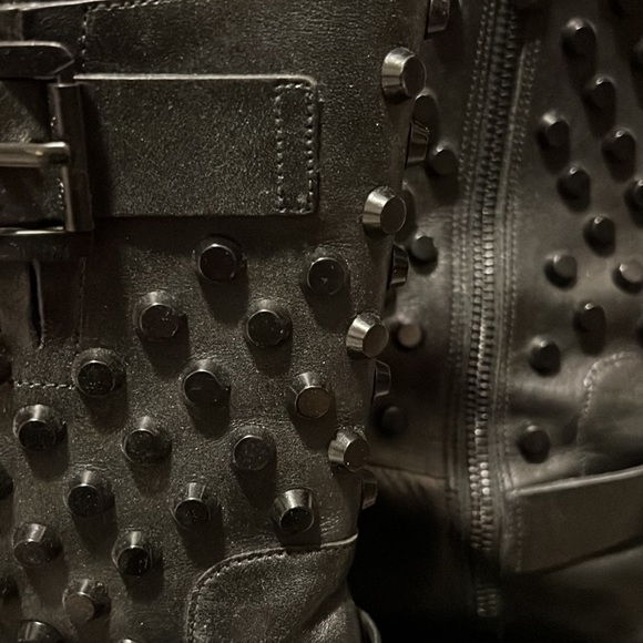 Mid calf studded MK boots - Picture 2 of 5